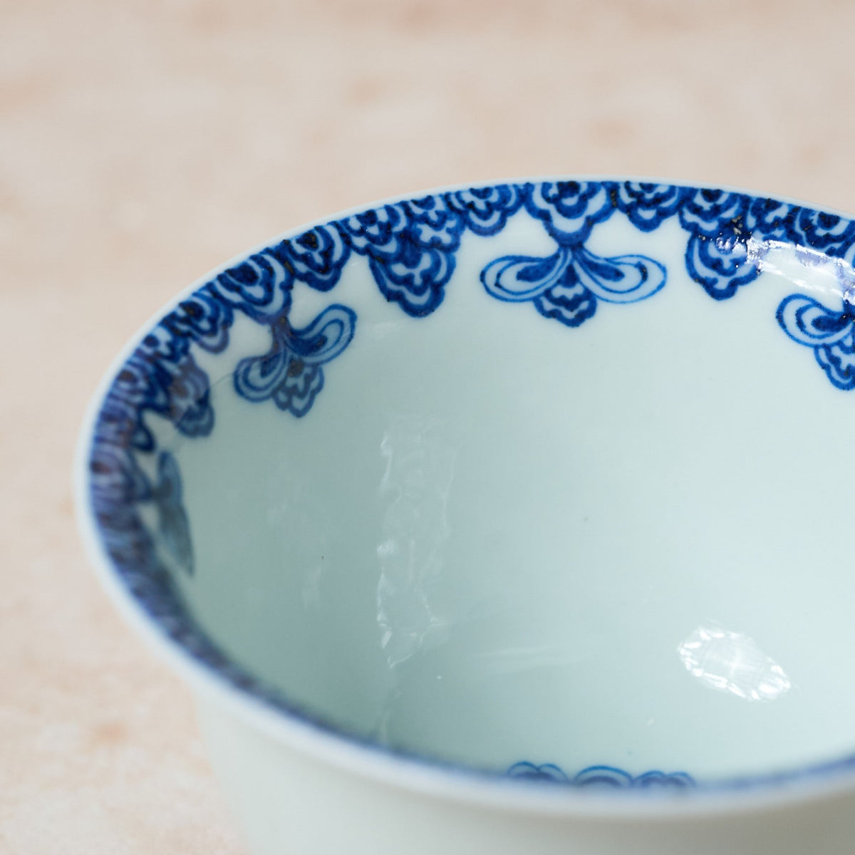 Interior decorative pattern detail of Baoxiang Floral Blue-and-White Porcelain Gaiwan