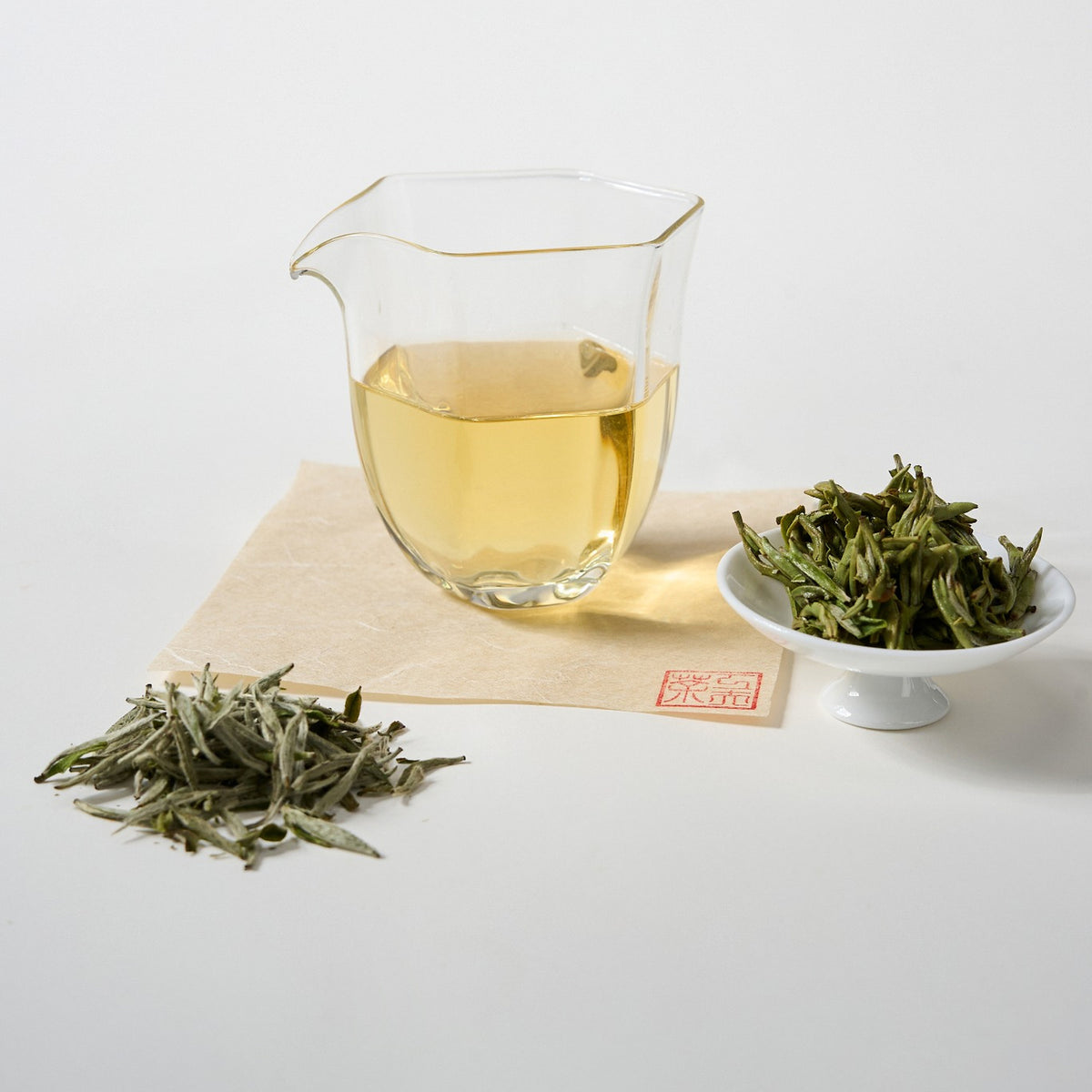 Brewed tea liquor of Silver Needle White Tea